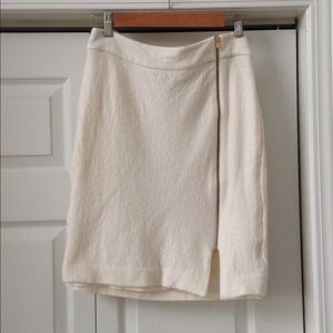 Banana Republic skirt with zipper detail